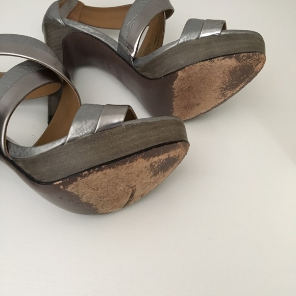 🔥🔥COACH Authentic heels🔥🔥🔥 - Picture 4 of 8